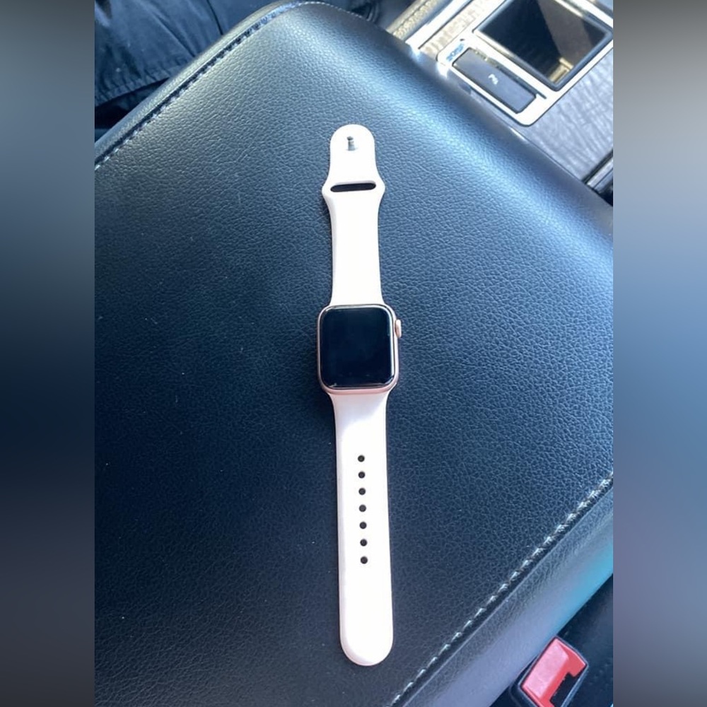 Series 5 40mm Apple Watch